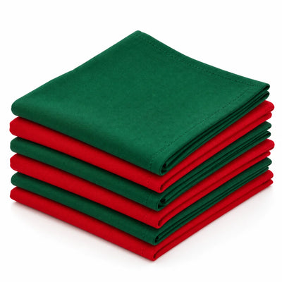 Kit 6 guardanapos de tecido Arabba, 3 verdes e 3 vermelhos, dobrados em fundo branco